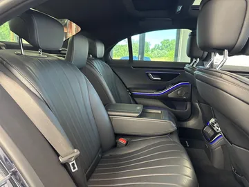 Car image 27
