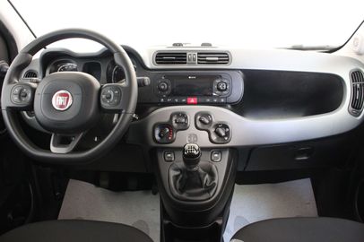 Car image 11