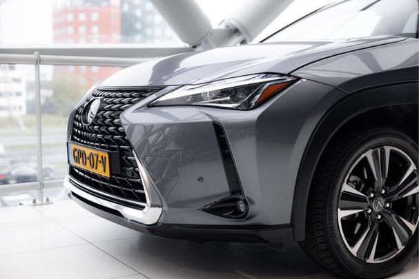 Lexus UX 250h 135 kW image number 38