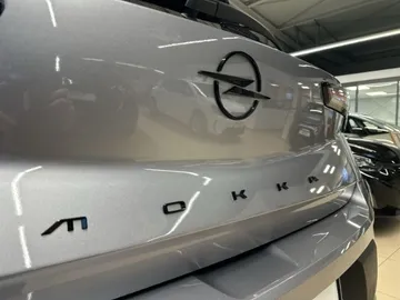 Car image 22