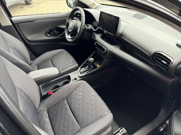 Car image 12