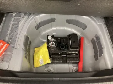 Car image 36