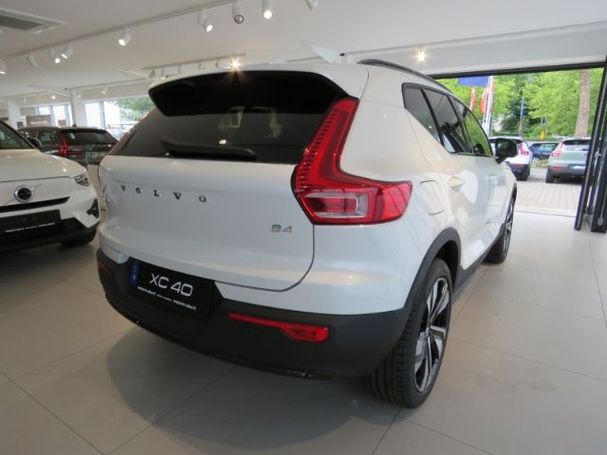 Volvo XC40 B4 Plus Dark 145 kW image number 6