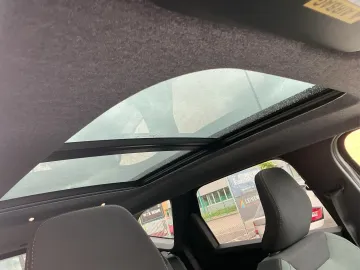 Car image 38