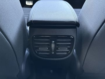 Car image 35