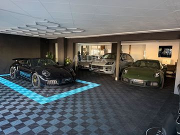 Car image 35
