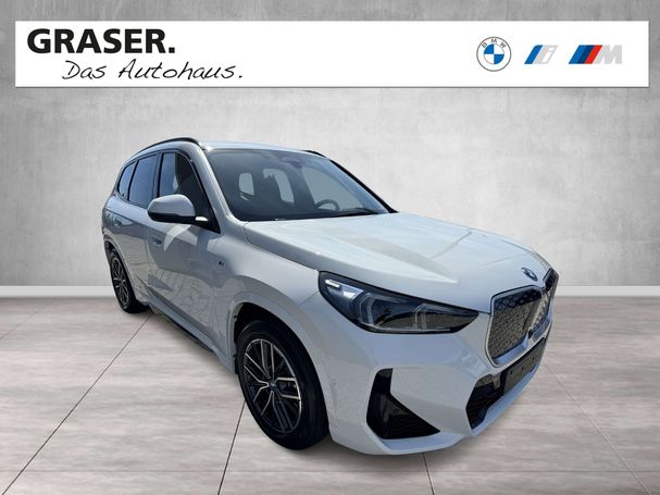 BMW iX1 xDrive30 M Sport 230 kW image number 8