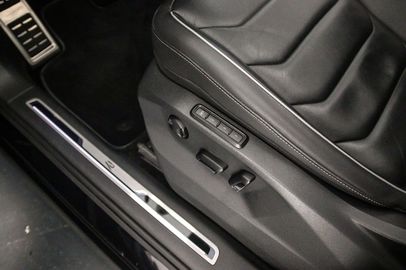 Car image 37