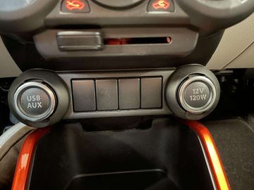 Car image 30