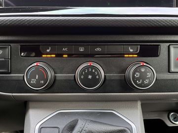 Car image 38