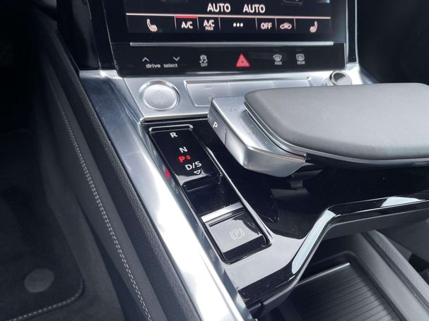 Audi e-tron 55 quattro Advanced 300 kW image number 25