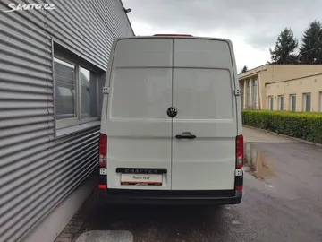 Car image 30