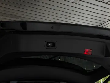 Car image 39