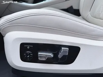Car image 35