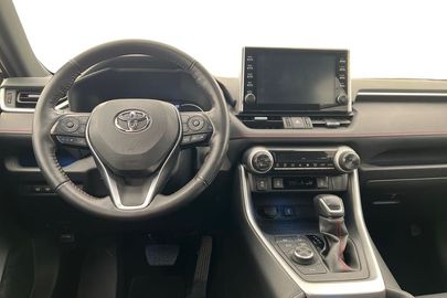 Car image 10