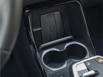 Car image 36