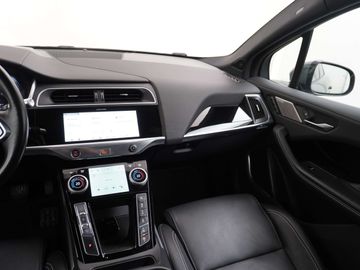 Car image 32