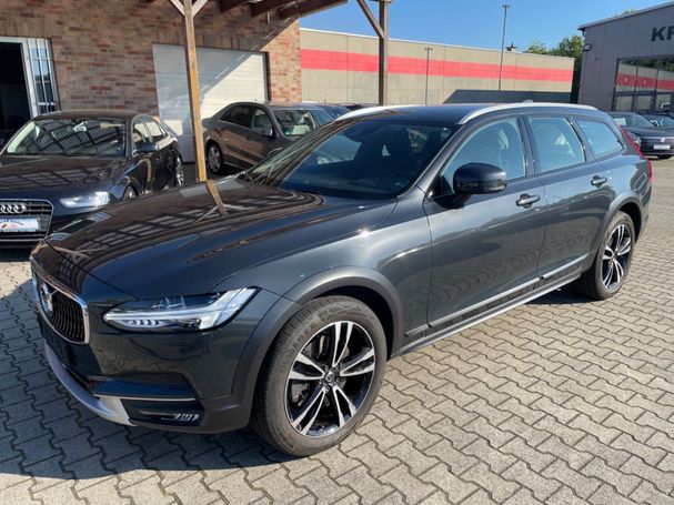 Volvo V90 Cross Country AWD Pro 173 kW image number 2