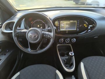 Car image 11