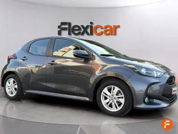 Car image 3