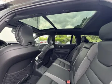 Car image 32