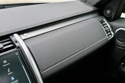 Car image 32