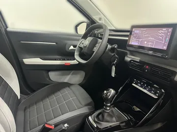 Car image 29
