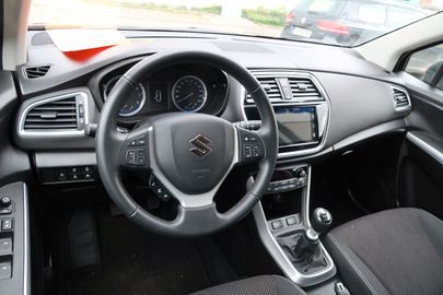 Car image 12