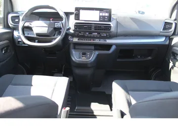 Car image 35