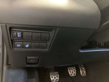 Car image 30