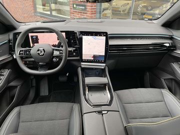 Car image 30