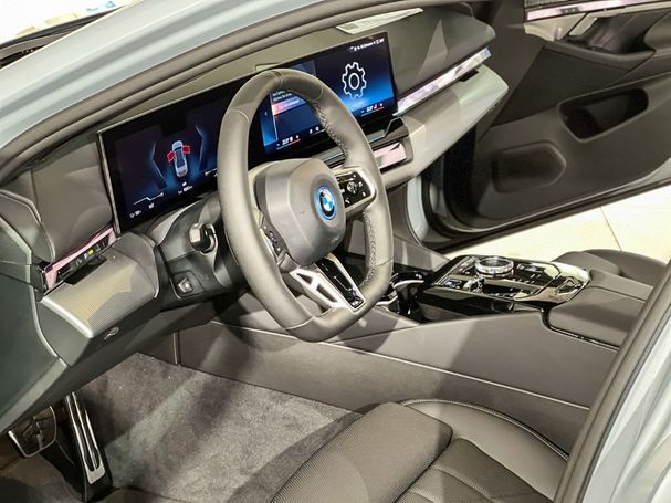 BMW i5 eDrive40 250 kW image number 7