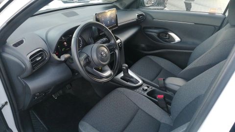 Car image 14