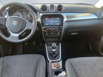 Car image 10