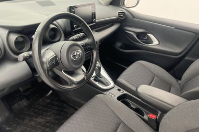 Car image 11