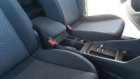 Car image 37