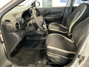 Car image 24