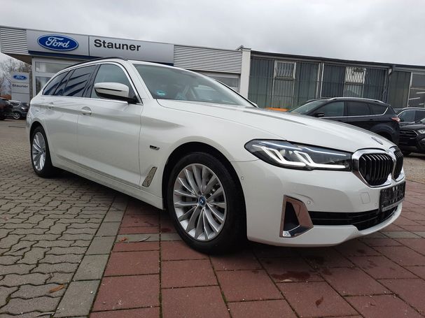 BMW 530i Touring Luxury Line 185 kW image number 2