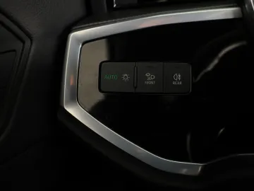 Car image 35
