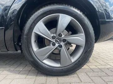 Car image 27