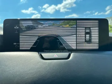 Car image 28