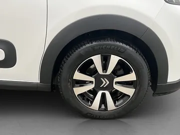 Car image 29