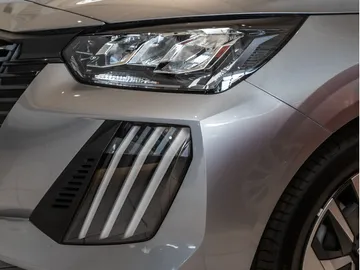 Car image 27