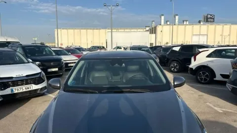 Car image 25
