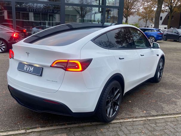 Tesla Model Y Long Range AWD 378 kW image number 4