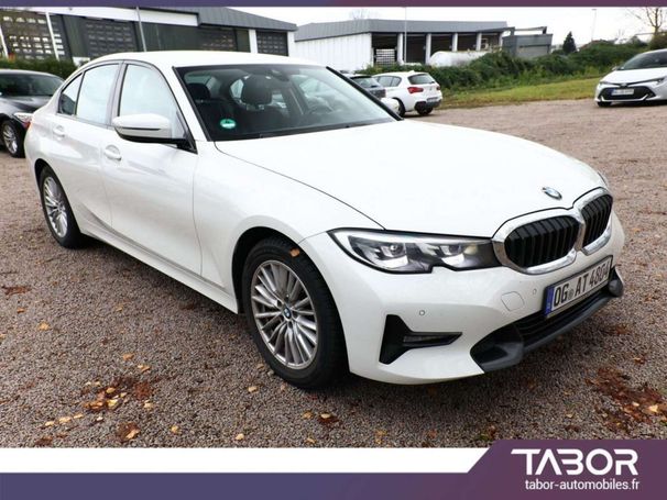 BMW 318i Sport Line 115 kW image number 2