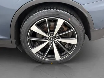 Car image 38