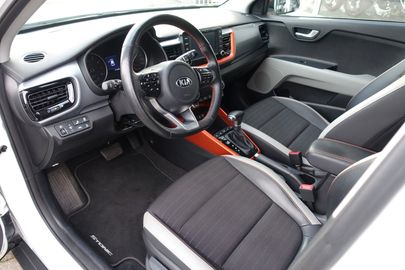 Car image 11