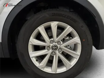 Car image 13