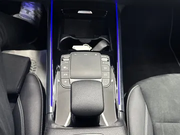 Car image 40